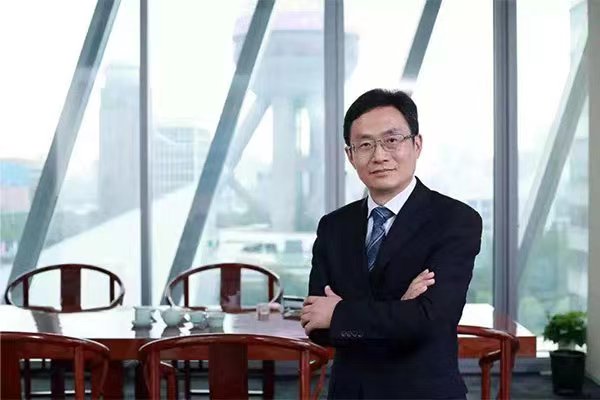 尹中余：做上证报忠实读者 自费订阅近十年