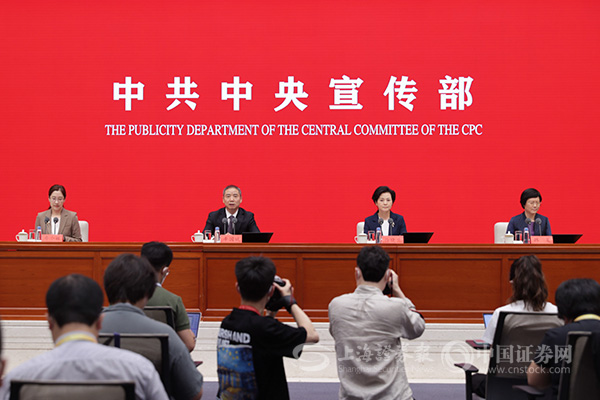 工信部：将出台自动驾驶功能要求、信息安全等重要标准 并适时开展准入试点