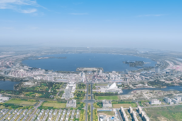 2023年上海将推动自贸试验区及临港新片区实行更大程度开放压力测试