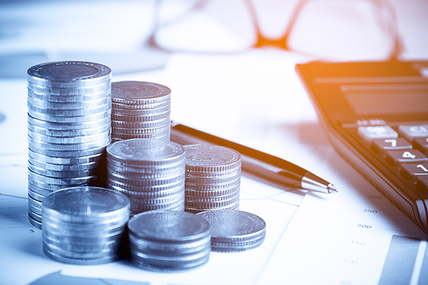 美国银行接连关闭 分析人士称美银行业危机不可避免