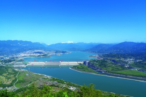 长江电力：建世界最大清洁能源走廊 做资本市场水电航母