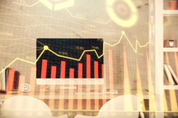 市值差异背后的超预期秘密：朝阳永续季度前瞻深度解读